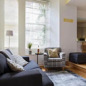 Apartment Sunshine On Leith, Edinburgh
